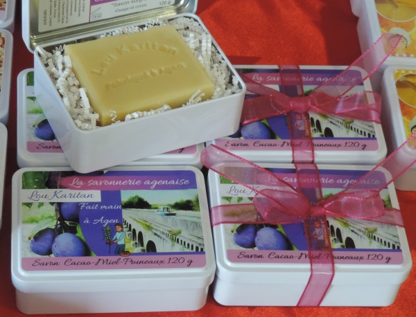 Coffret cadeau savon Cacao-Miel-Pruneaux Coffret cadeau savon Cacao-Miel-Pruneaux